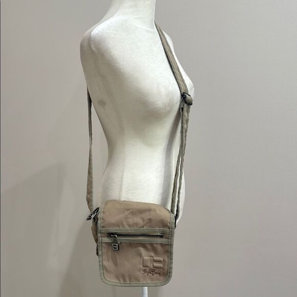 Bjorn Borg Vintage  Tan Messenger Bag with Adjustable Strap - Picture 3 of 4